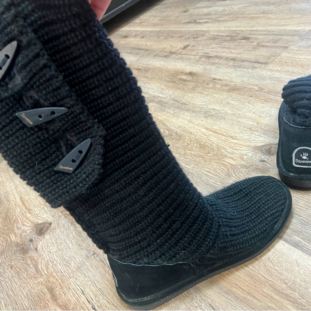 Bearpaw black super cute 2000s knit boots size 8